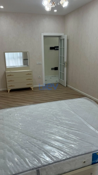 Aylıq Kirayə 2 otaqlı Yeni Tikili bina evi  82m², Bakı