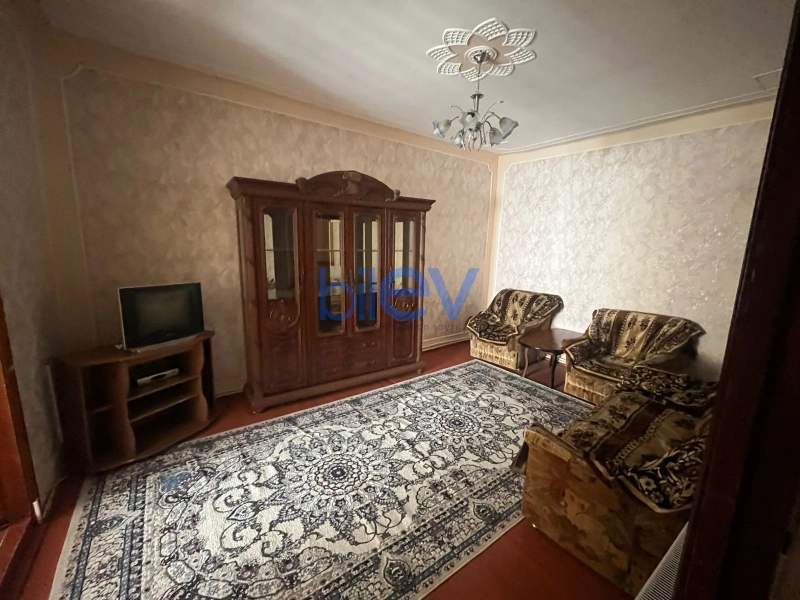Aylıq Kirayə 4 otaqlı Köhnə Tikili bina evi  125m², Bakı