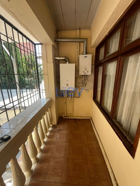 Aylıq Kirayə 4 otaqlı Köhnə Tikili bina evi  125m², Bakı