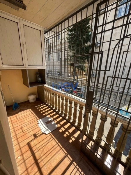 Aylıq Kirayə 4 otaqlı Köhnə Tikili bina evi  125m², Bakı