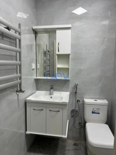 Aylıq Kirayə 2 otaqlı Yeni Tikili bina evi  70m², Bakı