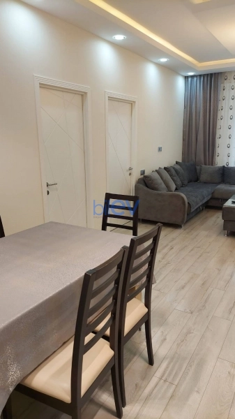 Aylıq Kirayə 3 otaqlı Yeni Tikili bina evi  98m², Bakı