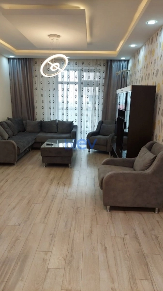 Aylıq Kirayə 3 otaqlı Yeni Tikili bina evi  98m², Bakı