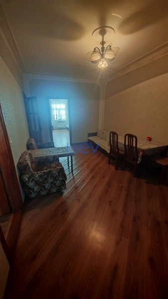 Aylıq Kirayə 2 otaqlı Köhnə Tikili bina evi  50m², Bakı
