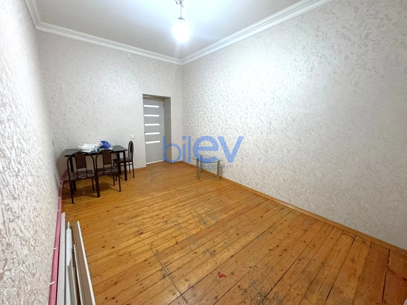 Aylıq Kirayə 2 otaqlı Köhnə Tikili bina evi  70m², Bakı
