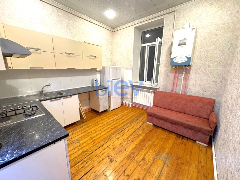 Aylıq Kirayə 2 otaqlı Köhnə Tikili bina evi  70m², Bakı