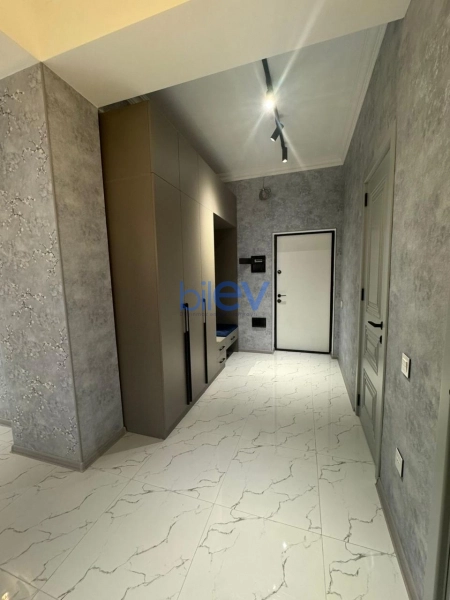 Aylıq Kirayə 3 otaqlı Yeni Tikili bina evi  115m², Bakı