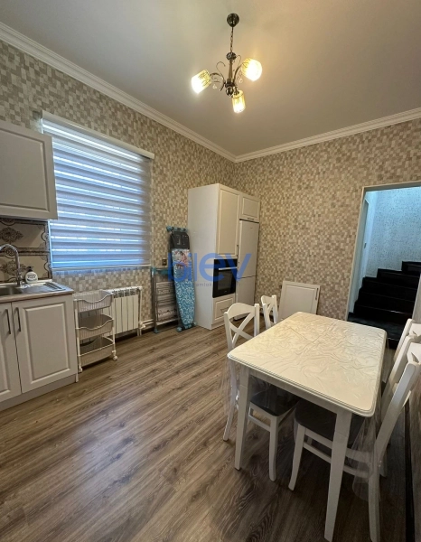 Aylıq Kirayə 4 otaqlı Həyət evi  120m², Bakı