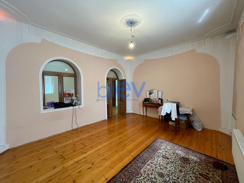 Satış 6 otaqlı Həyət evi  750m², Bakı