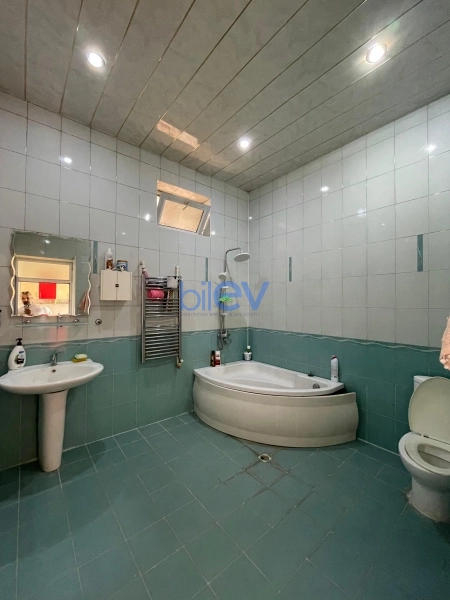 Satış 6 otaqlı Həyət evi  750m², Bakı