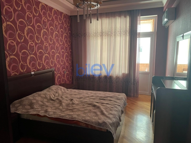 Aylıq Kirayə 3 otaqlı Köhnə Tikili bina evi  164m², Bakı
