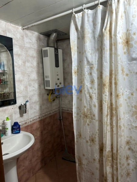 Aylıq Kirayə 3 otaqlı Köhnə Tikili bina evi  85m², Bakı
