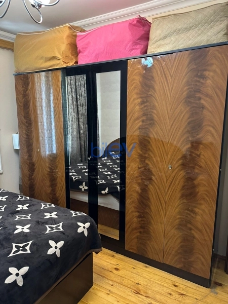 Aylıq Kirayə 3 otaqlı Köhnə Tikili bina evi  85m², Bakı
