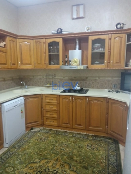 Aylıq Kirayə 8 otaqlı Həyət evi  305m², Bakı