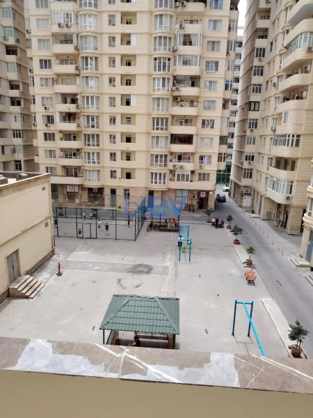 Satış 3 otaqlı Yeni Tikili bina evi  131m², Bakı