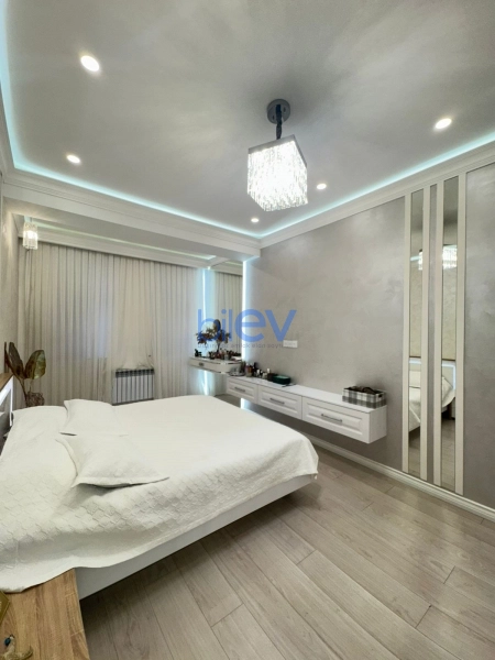 Satış 2 otaqlı Yeni Tikili bina evi  78m², Bakı