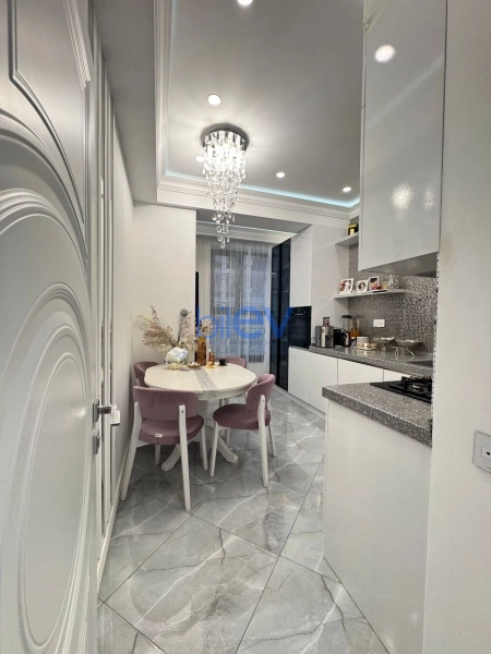 Satış 2 otaqlı Yeni Tikili bina evi  78m², Bakı