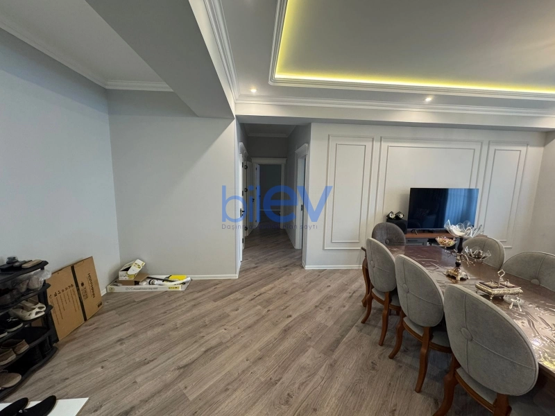 Satış 3 otaqlı Yeni Tikili bina evi  130m², Bakı