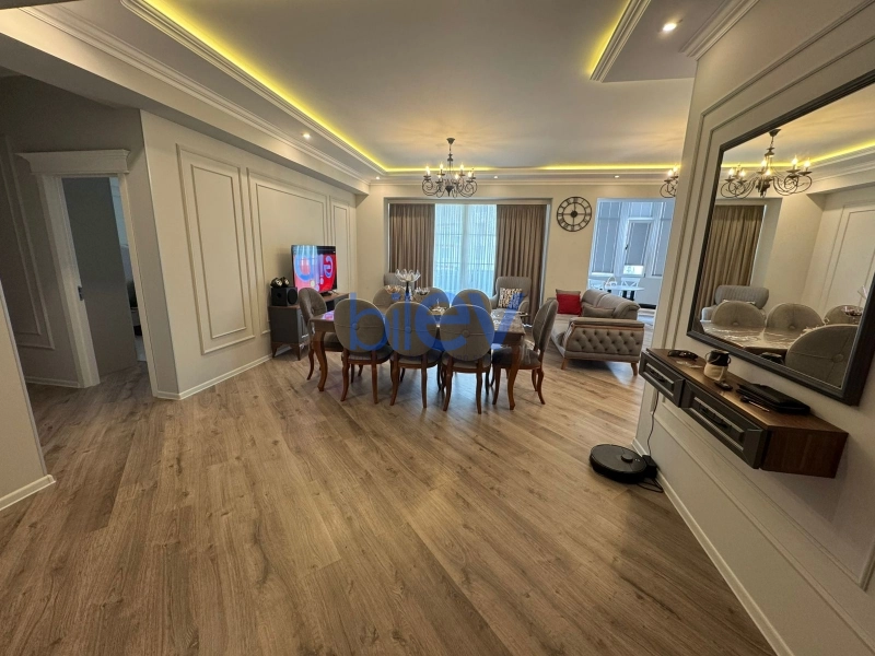 Satış 3 otaqlı Yeni Tikili bina evi  130m², Bakı