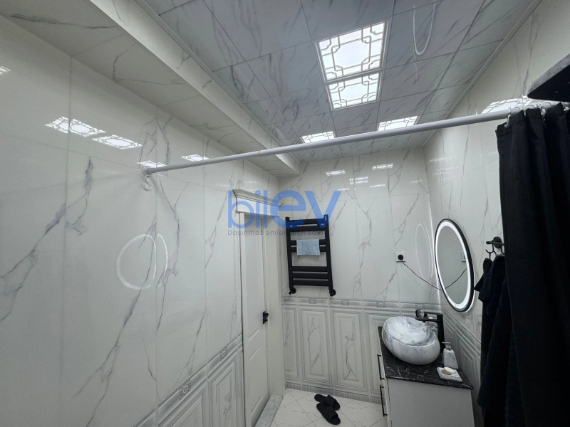 Satış 3 otaqlı Yeni Tikili bina evi  130m², Bakı