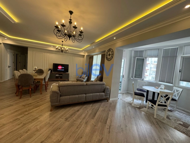 Satış 3 otaqlı Yeni Tikili bina evi  130m², Bakı