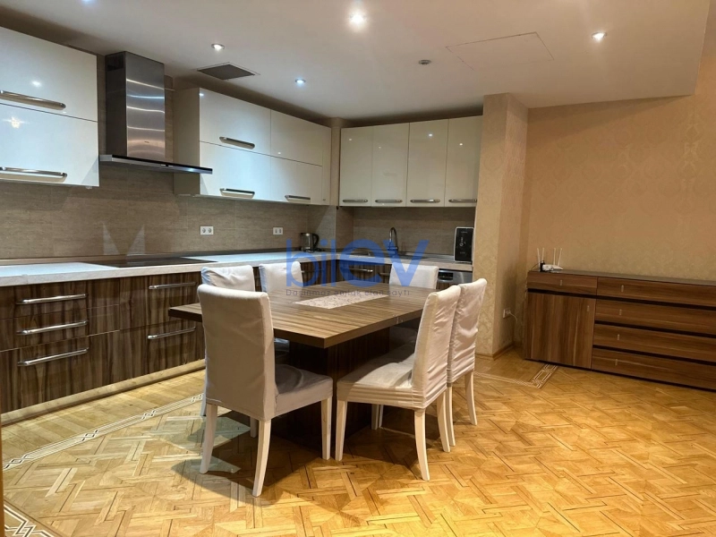 Satış 4 otaqlı Yeni Tikili bina evi  175m², Bakı