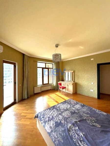 Aylıq Kirayə 3 otaqlı Yeni Tikili bina evi  110m², Bakı
