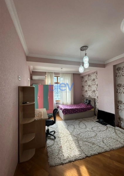 Aylıq Kirayə 3 otaqlı Yeni Tikili bina evi  110m², Bakı