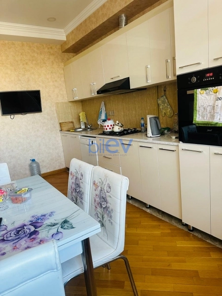 Aylıq Kirayə 2 otaqlı Yeni Tikili bina evi  110m², Bakı