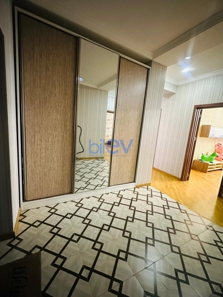 Aylıq Kirayə 2 otaqlı Yeni Tikili bina evi  110m², Bakı