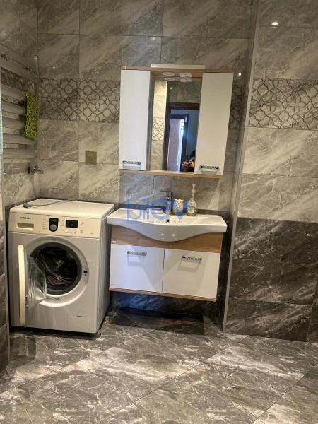 Aylıq Kirayə 2 otaqlı Yeni Tikili bina evi  110m², Bakı