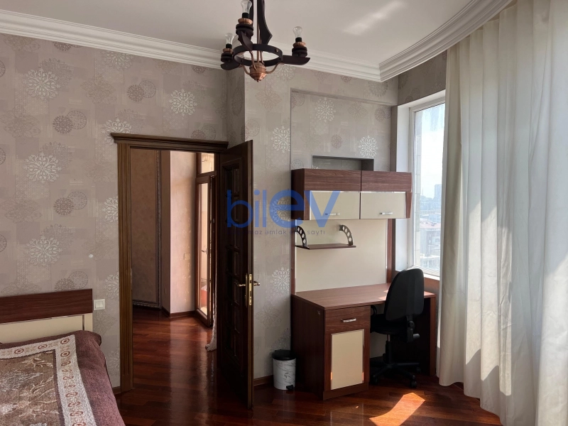 Aylıq Kirayə 3 otaqlı Yeni Tikili bina evi  110m², Bakı