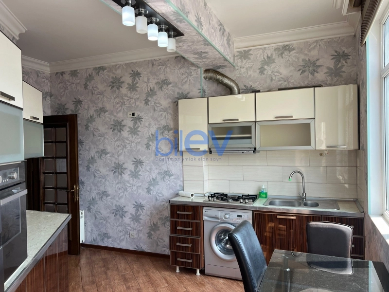 Aylıq Kirayə 3 otaqlı Yeni Tikili bina evi  110m², Bakı