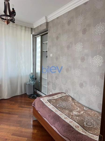 Aylıq Kirayə 3 otaqlı Yeni Tikili bina evi  110m², Bakı