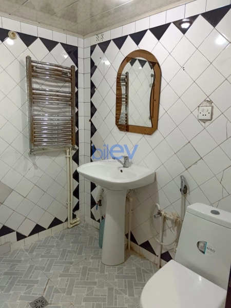 Aylıq Kirayə 3 otaqlı Köhnə Tikili bina evi  100m², Bakı