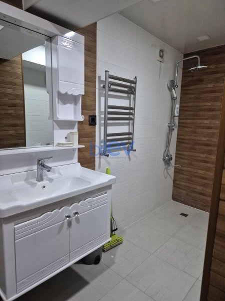 Aylıq Kirayə 2 otaqlı Yeni Tikili bina evi  90m², Bakı
