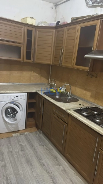 Aylıq Kirayə 3 otaqlı Köhnə Tikili bina evi  90m², Bakı