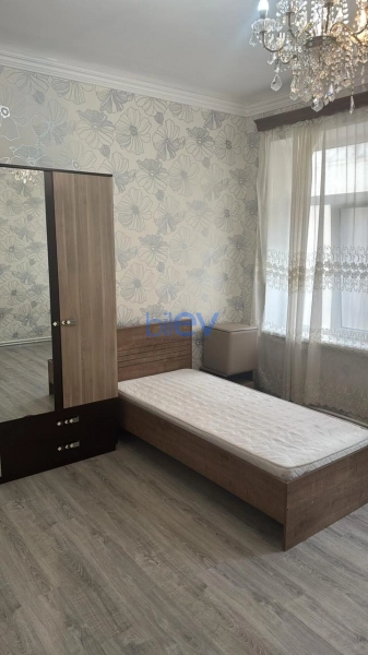 Aylıq Kirayə 3 otaqlı Köhnə Tikili bina evi  90m², Bakı