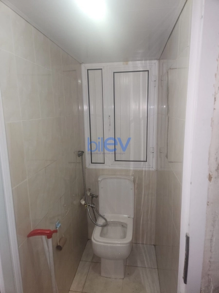 Aylıq Kirayə 3 otaqlı Köhnə Tikili bina evi  63m², Bakı