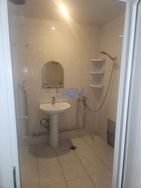 Aylıq Kirayə 3 otaqlı Köhnə Tikili bina evi  63m², Bakı
