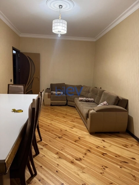 Aylıq Kirayə 3 otaqlı Köhnə Tikili bina evi  80m², Bakı