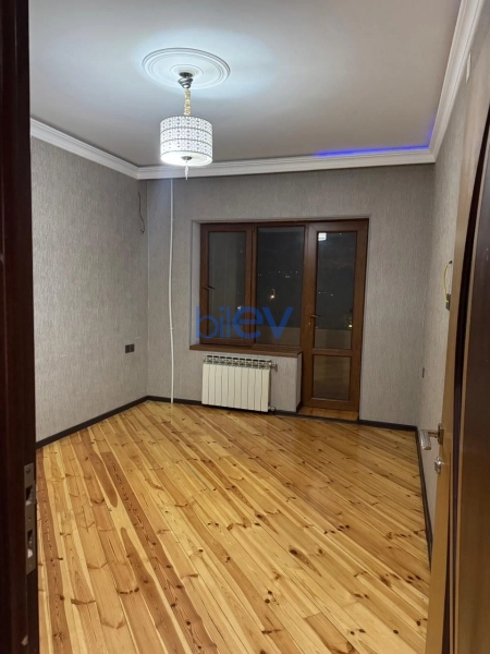 Aylıq Kirayə 3 otaqlı Köhnə Tikili bina evi  80m², Bakı