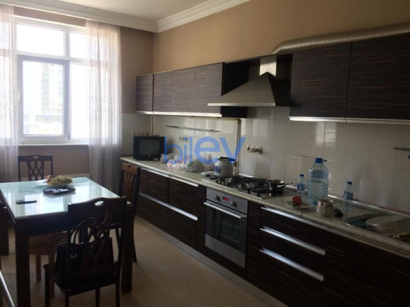 Satış 3 otaqlı Yeni Tikili bina evi  141m², Bakı