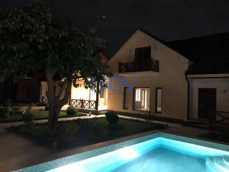 Günlük Kirayə 5 otaqlı Bağ evi  280m², Bakı