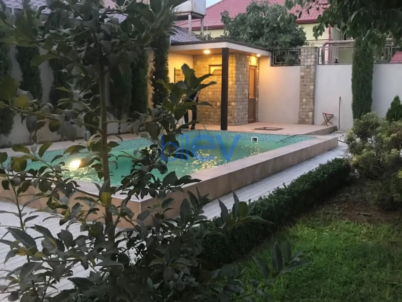 Günlük Kirayə 5 otaqlı Bağ evi  280m², Bakı