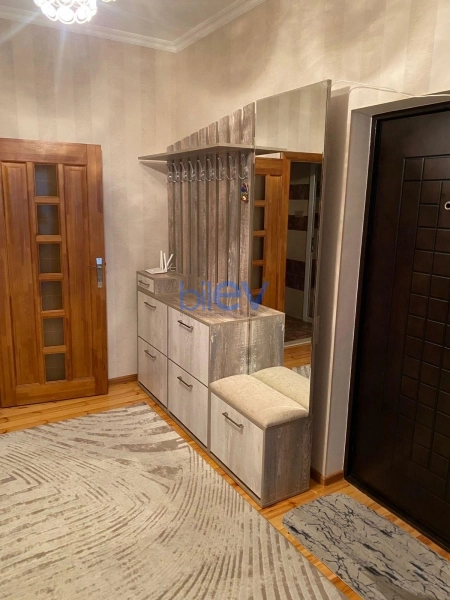 Aylıq Kirayə 3 otaqlı Yeni Tikili bina evi  110m², Bakı