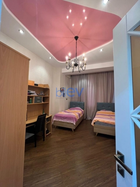 Aylıq Kirayə 3 otaqlı Yeni Tikili bina evi  130m², Bakı