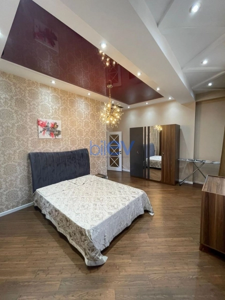Aylıq Kirayə 3 otaqlı Yeni Tikili bina evi  130m², Bakı