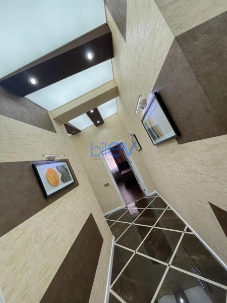 Aylıq Kirayə 3 otaqlı Yeni Tikili bina evi  130m², Bakı