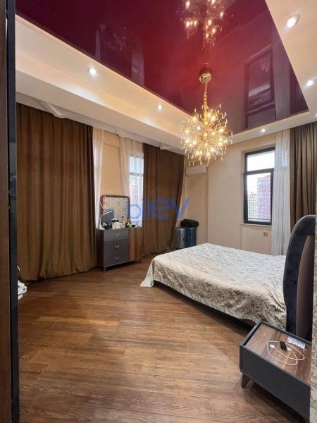 Aylıq Kirayə 3 otaqlı Yeni Tikili bina evi  130m², Bakı